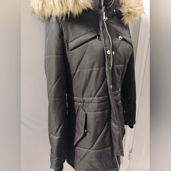 Women's Zara Trafaluc Size Medium hooded coat black puffer Removable Hood & Fur - Picture 3 of 15